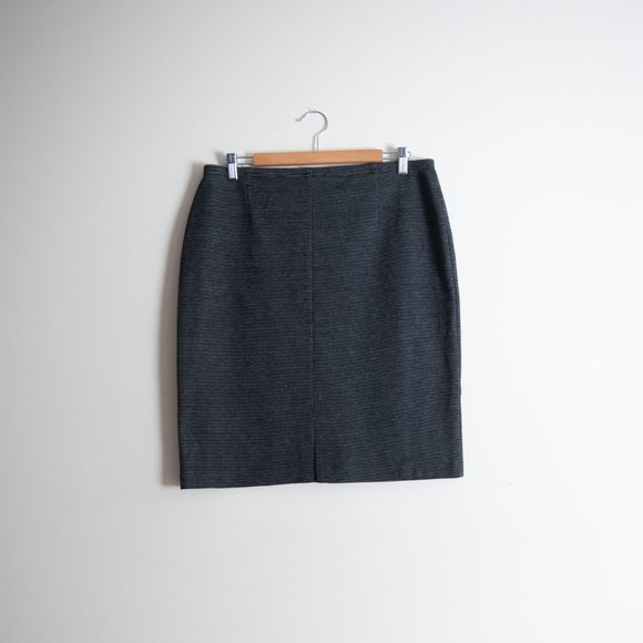 STUDIO POINT | DARK GREY SKIRT - Picture 2 of 4